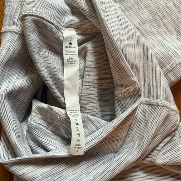 Lululemon Wunder Under Leggings - Picture 4 of 5